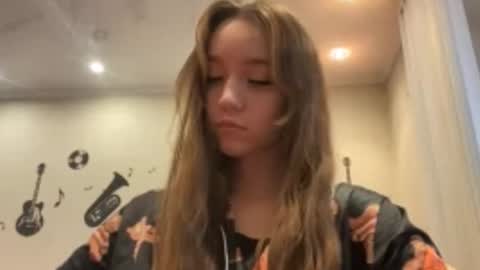 Mira online show from December 3, 2025, 5:48 am