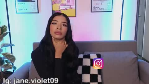 Violet online show from January 7, 2026, 12:18 pm