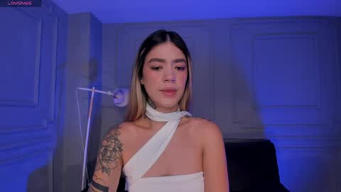 Violett  online show from April 18, 2026, 9:57 am