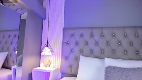 VioletthaRous online show from March 28, 2026, 10:42 pm