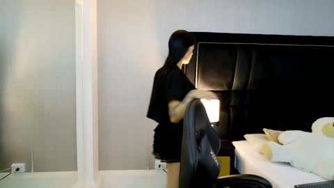 ViolettJhonson online show from December 15, 2025, 2:10 pm