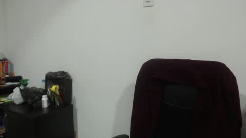 Snapshot of violettouse chatting on April 30, 2026, 7:04 am Jhon online show from April 30, 2026, 7:04 am