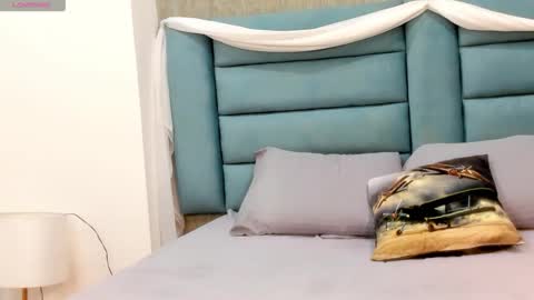 violet rossy online show from April 18, 2026, 7:07 pm