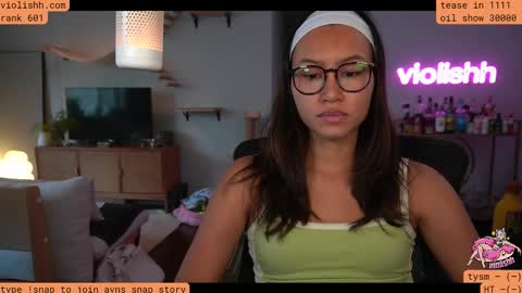 follow me on twitter violishh and ig violishh  online show from November 17, 2025, 7:30 pm