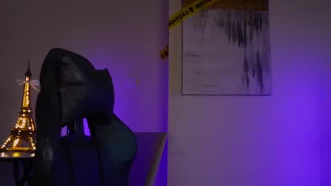 Snapshot of viollasinzz chatting on March 4, 2025, 3:11 am Violla online show from March 4, 2025, 3:11 am