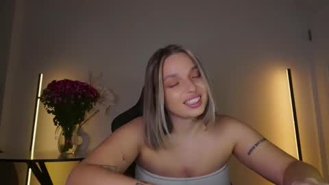 Violla online show from November 20, 2025, 4:45 am