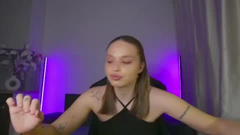 Violla online show from June 25, 2026, 4:56 am