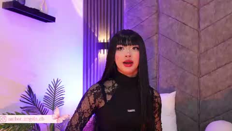 viollettebylyly online show from July 3, 2026, 12:44 pm