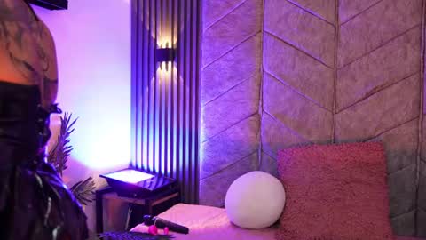 viollettebylyly online show from July 17, 2026, 12:34 pm
