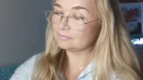 Vionerra online show from November 28, 2025, 4:20 pm