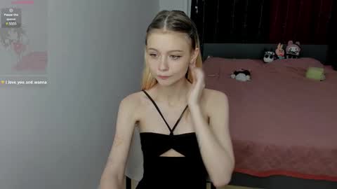 viraglow online show from December 3, 2025, 10:52 pm