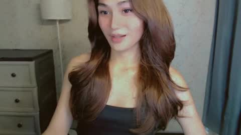 Snapshot of virgenpearl chatting on July 8, 2026, 2:27 am Pearl online show from July 8, 2026, 2:27 am