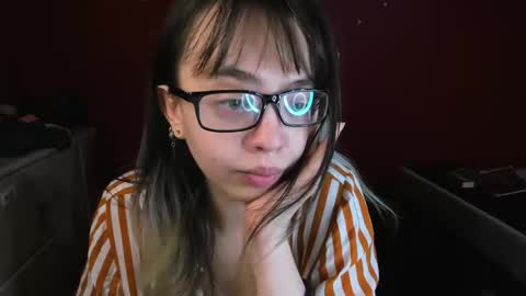 Snapshot of virtualtulpa chatting on May 21, 2026, 8:27 pm Zoe online show from May 21, 2026, 8:27 pm