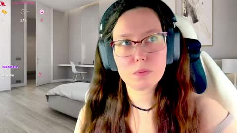 Victoria Romans online show from April 4, 2026, 11:40 am