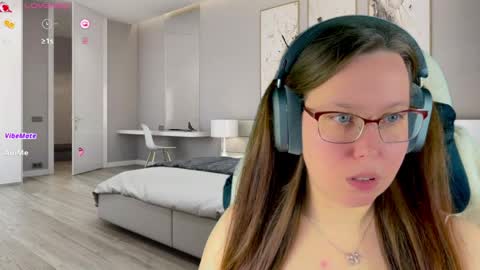 Victoria Romans online show from April 8, 2026, 8:42 pm