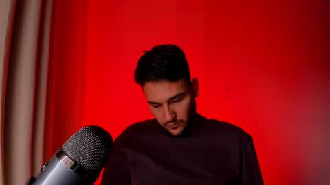 Snapshot of vito_ferrero chatting on December 6, 2024, 8:18 pm Vito Ferrer online show from December 6, 2024, 8:18 pm