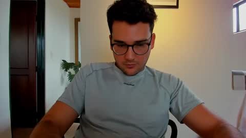 Snapshot of vito_ferrero chatting on January 9, 2025, 6:47 pm Vito Ferrer online show from January 9, 2025, 6:47 pm