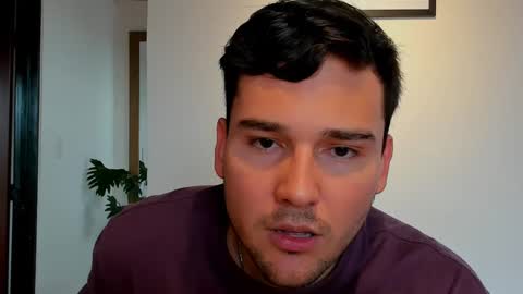 Snapshot of vito_ferrero chatting on January 11, 2025, 6:12 pm Vito Ferrer online show from January 11, 2025, 6:12 pm