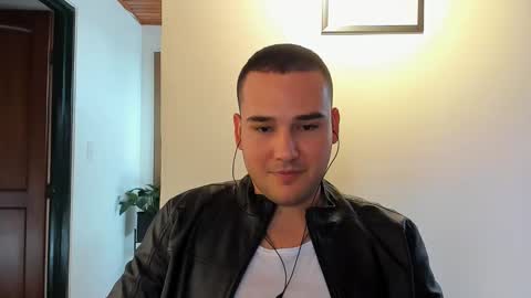 Snapshot of vito_ferrero chatting on February 3, 2025, 7:21 pm Vito Ferrer online show from February 3, 2025, 7:21 pm