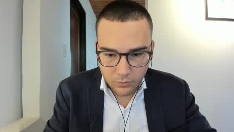 Snapshot of vito_ferrero chatting on February 5, 2025, 12:06 pm Vito Ferrer online show from February 5, 2025, 12:06 pm