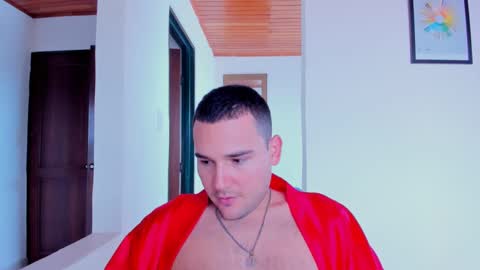 Snapshot of vito_ferrero chatting on February 25, 2025, 3:38 pm Vito Ferrer online show from February 25, 2025, 3:38 pm