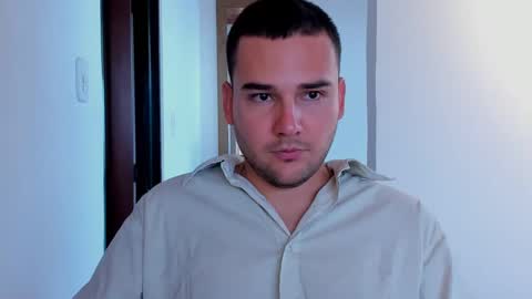 Snapshot of vito_ferrero chatting on February 25, 2025, 6:53 pm Vito Ferrer online show from February 25, 2025, 6:53 pm