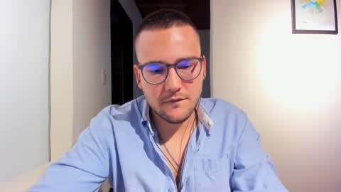 Snapshot of vito_ferrero chatting on March 3, 2025, 11:14 pm Vito Ferrer online show from March 3, 2025, 11:14 pm