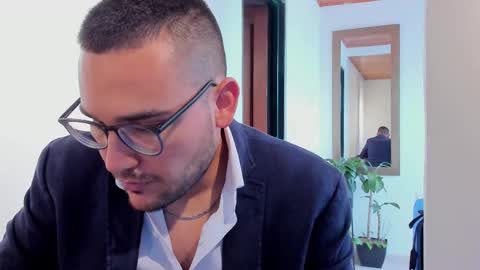 Snapshot of vito_ferrero chatting on March 6, 2025, 6:59 pm Vito Ferrer online show from March 6, 2025, 6:59 pm