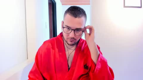 Snapshot of vito_ferrero chatting on March 8, 2025, 2:40 pm Vito Ferrer online show from March 8, 2025, 2:40 pm