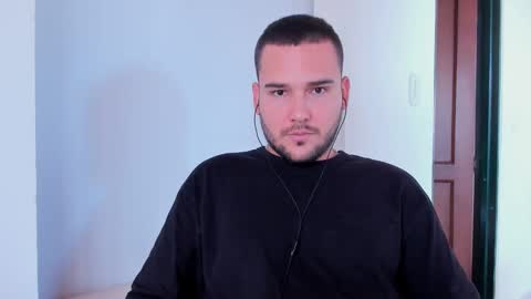 Snapshot of vito_ferrero chatting on March 12, 2025, 5:17 pm Vito Ferrer online show from March 12, 2025, 5:17 pm