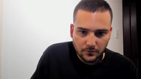 Snapshot of vito_ferrero chatting on March 12, 2025, 11:22 pm Vito Ferrer online show from March 12, 2025, 11:22 pm