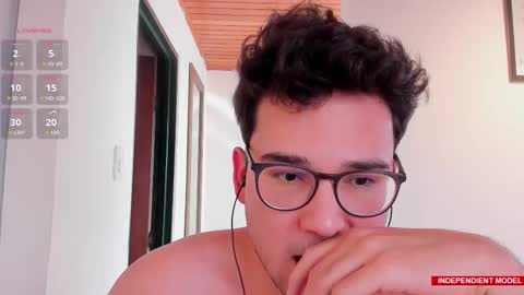 Snapshot of vito_ferrero chatting on September 12, 2025, 9:15 pm Vito Ferrer online show from September 12, 2025, 9:15 pm