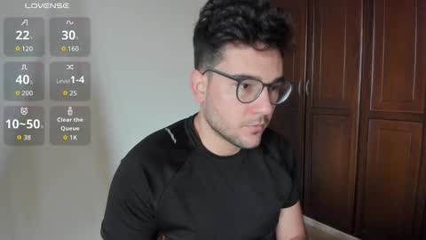 Snapshot of vito_ferrero chatting on September 28, 2025, 12:21 pm Vito Ferrer online show from September 28, 2025, 12:21 pm