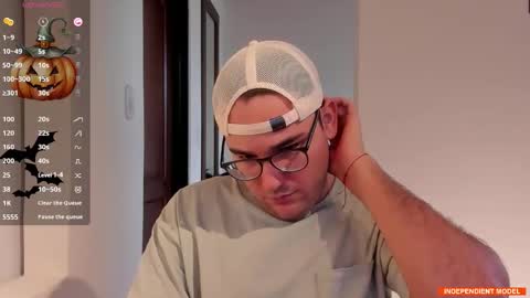 Snapshot of vito_ferrero chatting on October 10, 2025, 9:58 pm Vito Ferrer online show from October 10, 2025, 9:58 pm