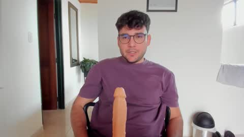 Snapshot of vito_ferrero chatting on October 16, 2025, 3:46 pm Vito Ferrer online show from October 16, 2025, 3:46 pm