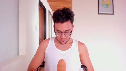 Snapshot of vito_ferrero chatting on October 17, 2025, 3:58 pm Vito Ferrer online show from October 17, 2025, 3:58 pm