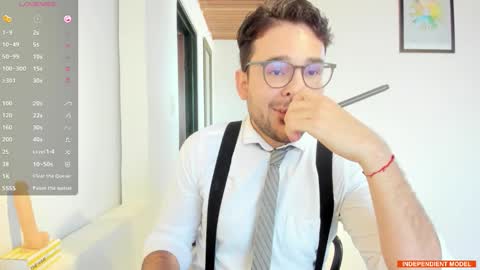 Snapshot of vito_ferrero chatting on October 19, 2025, 1:01 pm Vito Ferrer online show from October 19, 2025, 1:01 pm