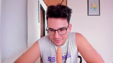 Snapshot of vito_ferrero chatting on October 23, 2025, 3:33 pm Vito Ferrer online show from October 23, 2025, 3:33 pm