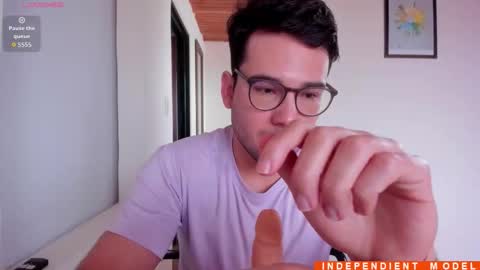 Snapshot of vito_ferrero chatting on October 26, 2025, 12:22 pm Vito Ferrer online show from October 26, 2025, 12:22 pm