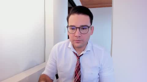 Snapshot of vito_ferrero chatting on November 10, 2025, 12:37 pm Vito Ferrer online show from November 10, 2025, 12:37 pm