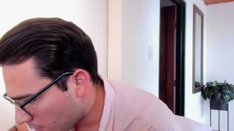 Snapshot of vito_ferrero chatting on November 11, 2025, 8:53 pm Vito Ferrer online show from November 11, 2025, 8:53 pm