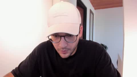 Snapshot of vito_ferrero chatting on November 23, 2025, 11:32 am Vito Ferrer online show from November 23, 2025, 11:32 am