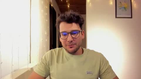 Snapshot of vito_ferrero chatting on November 25, 2025, 12:10 am Vito Ferrer online show from November 25, 2025, 12:10 am