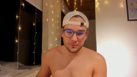 Snapshot of vito_ferrero chatting on November 26, 2025, 12:44 am Vito Ferrer online show from November 26, 2025, 12:44 am