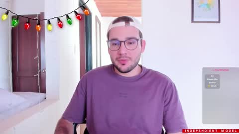 Snapshot of vito_ferrero chatting on December 2, 2025, 7:09 pm Vito Ferrer online show from December 2, 2025, 7:09 pm