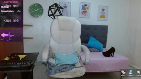 VITTORIA  online show from January 21, 2025, 5:20 pm