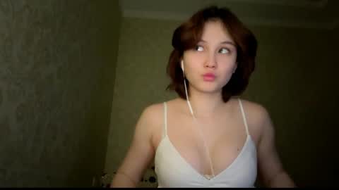 Sonya online show from April 12, 2026, 3:28 pm