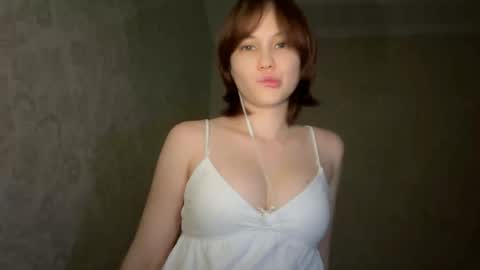 Snapshot of vivatrude chatting on May 3, 2026, 4:02 pm Sonya online show from May 3, 2026, 4:02 pm
