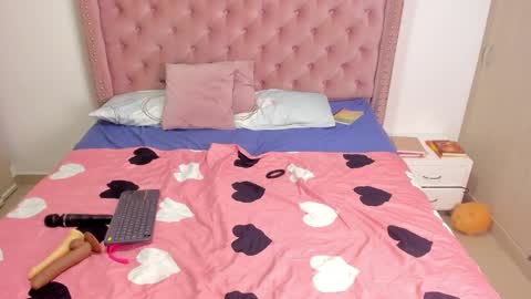 Snapshot of vivi_cooper chatting on January 29, 2025, 5:09 am vivi cooper online show from January 29, 2025, 5:09 am