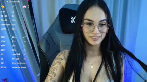 Snapshot of vivi_g chatting on December 16, 2025, 3:33 am Vivian online show from December 16, 2025, 3:33 am